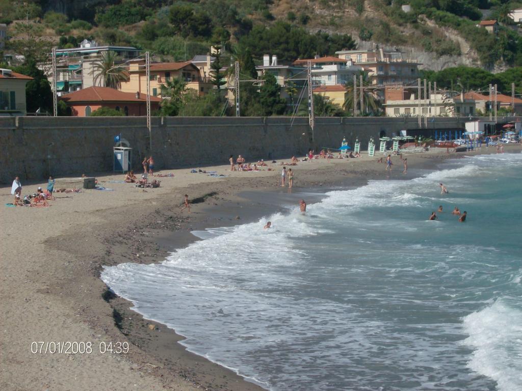 Residence Dei Fiori Bordighera Buitenkant foto