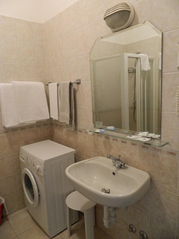 Residence Dei Fiori Bordighera Kamer foto