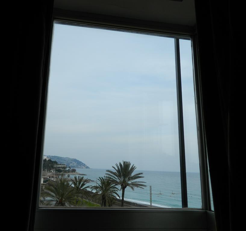 Residence Dei Fiori Bordighera Buitenkant foto