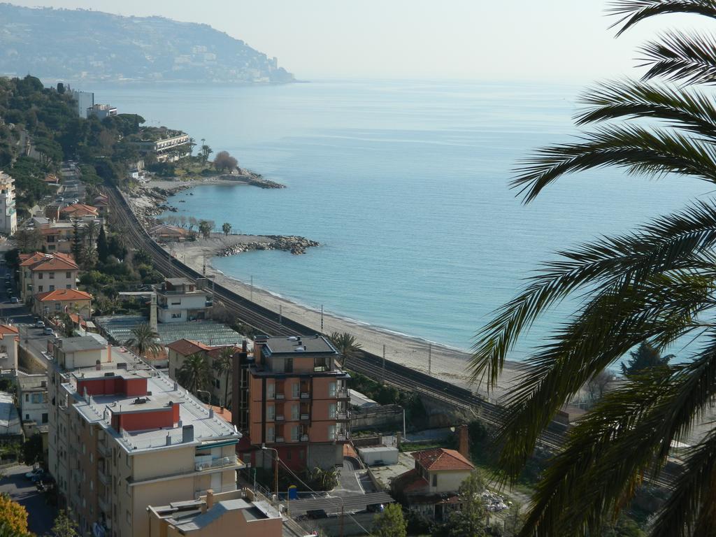 Residence Dei Fiori Bordighera Buitenkant foto