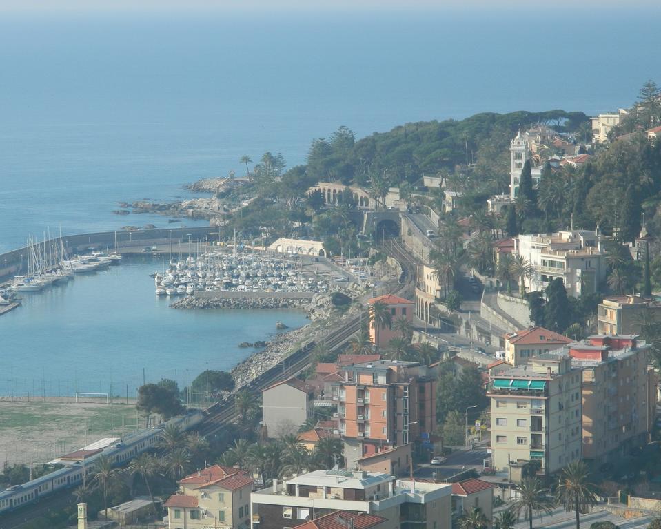 Residence Dei Fiori Bordighera Buitenkant foto